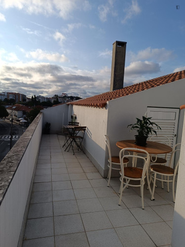 Welcoming Twin Bedroom with Balcony near IPL
