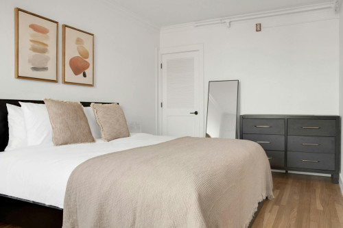 Beacon Street, Brookline, MA - Gallery - 9