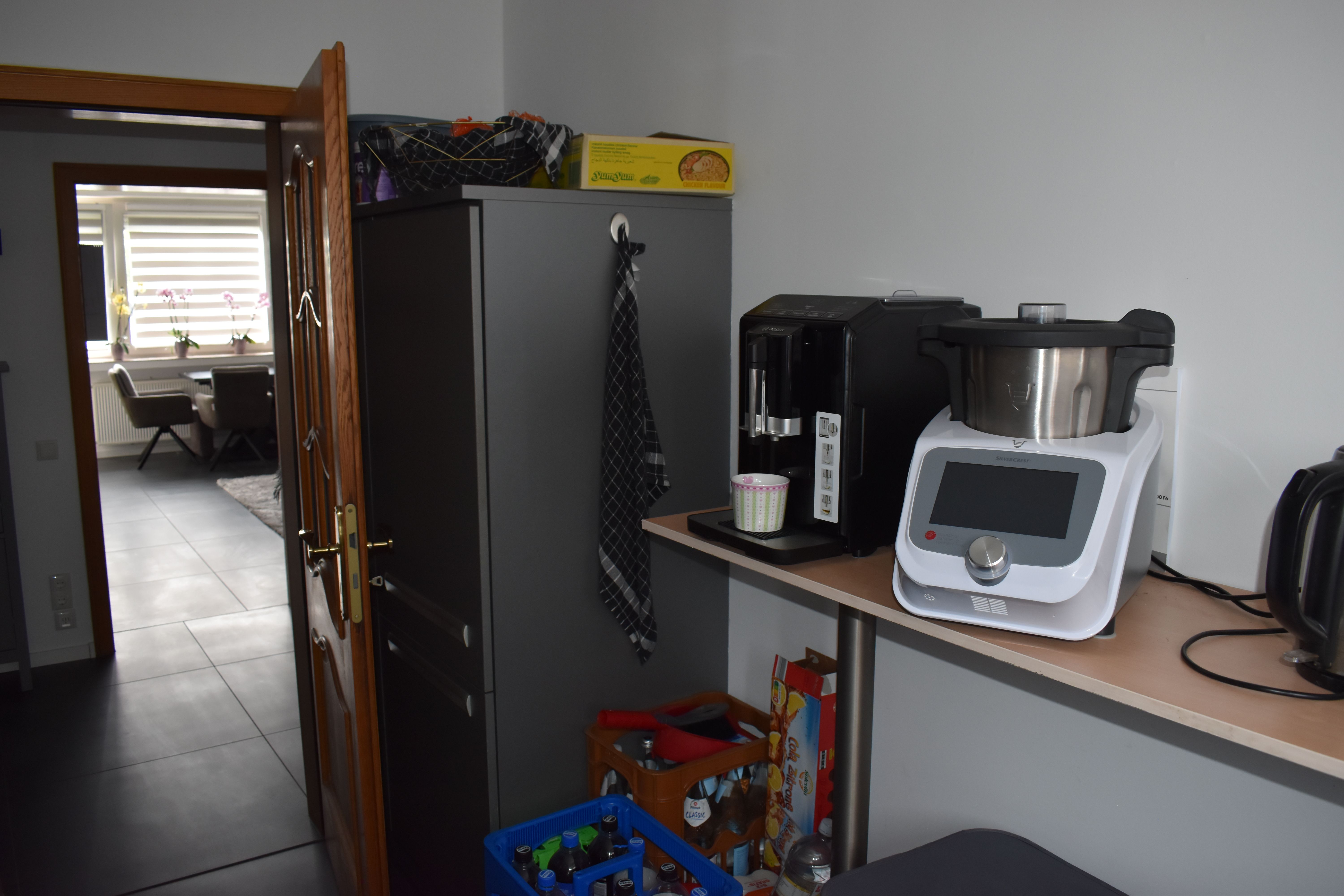 Beautifully Furnished 3 Room Apartment At The Rhein - 2