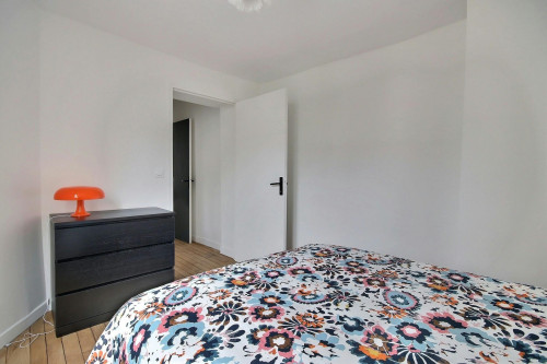 Rue du Faubourg Saint-Martin, Paris - Gallery - 9