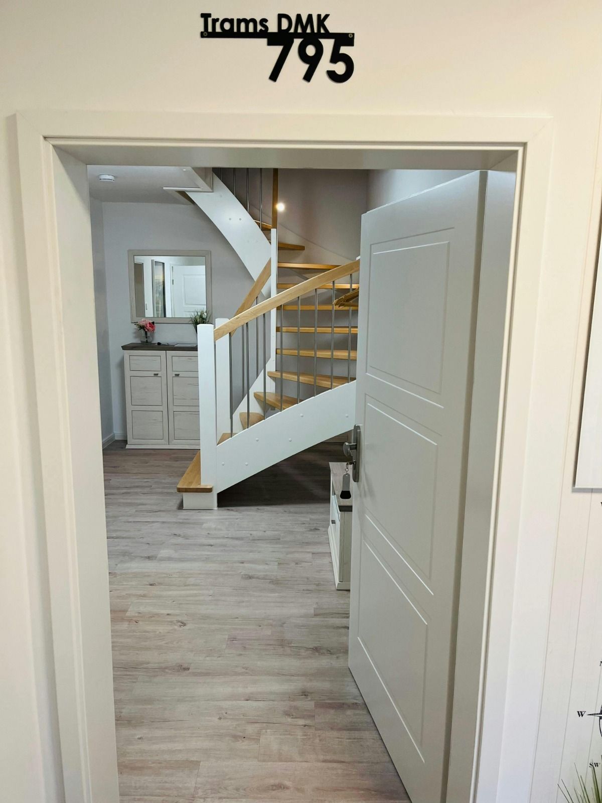 Spacious, Fashionable Home In Warin - 9