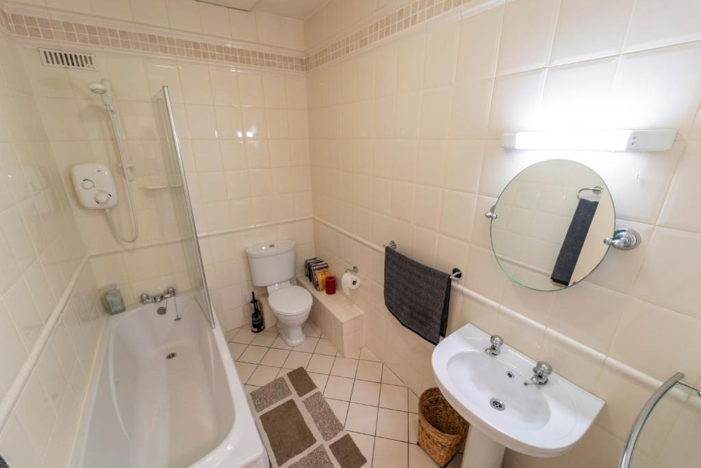 Double Bed (Ensuite) - 14