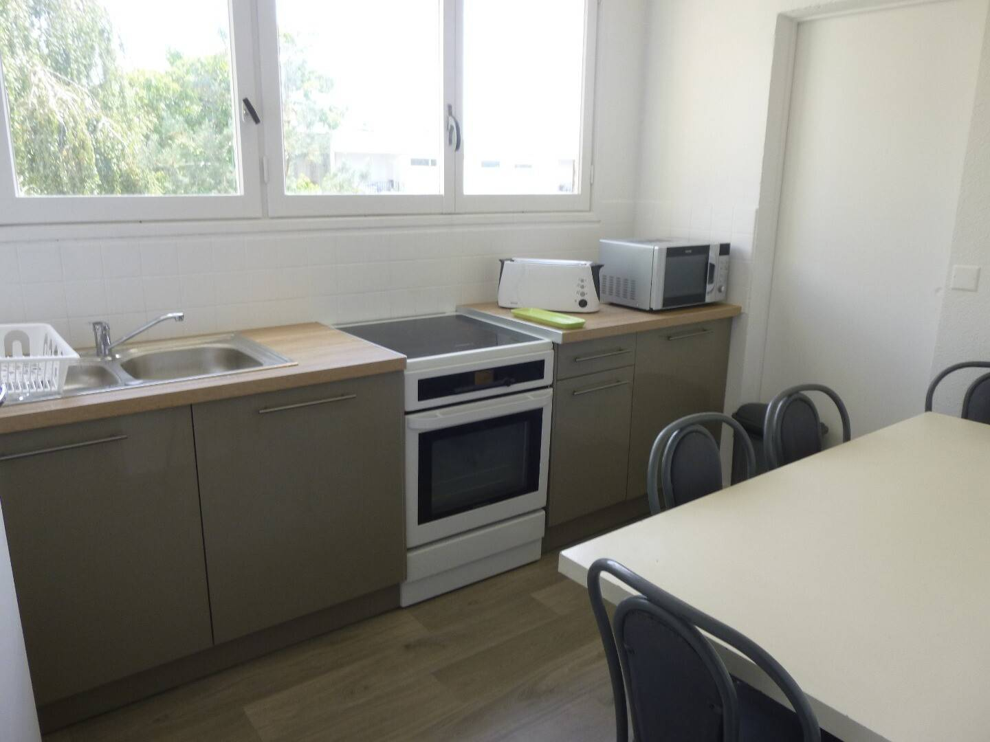 95m² Private room in a flatshare for 6 people