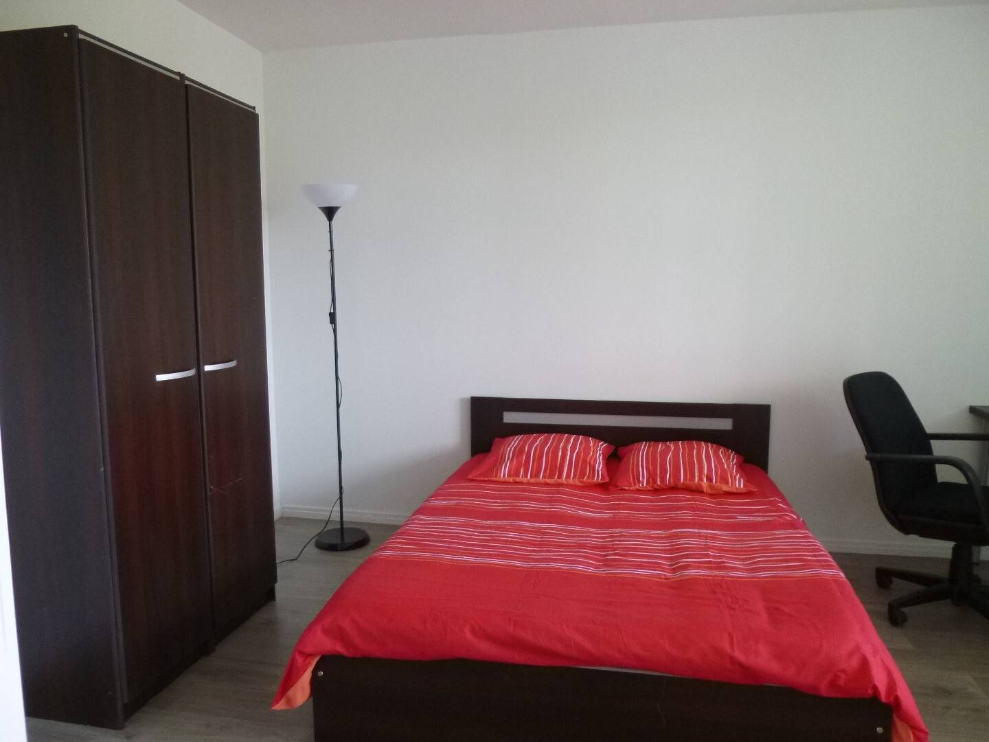 Room 5 - 2