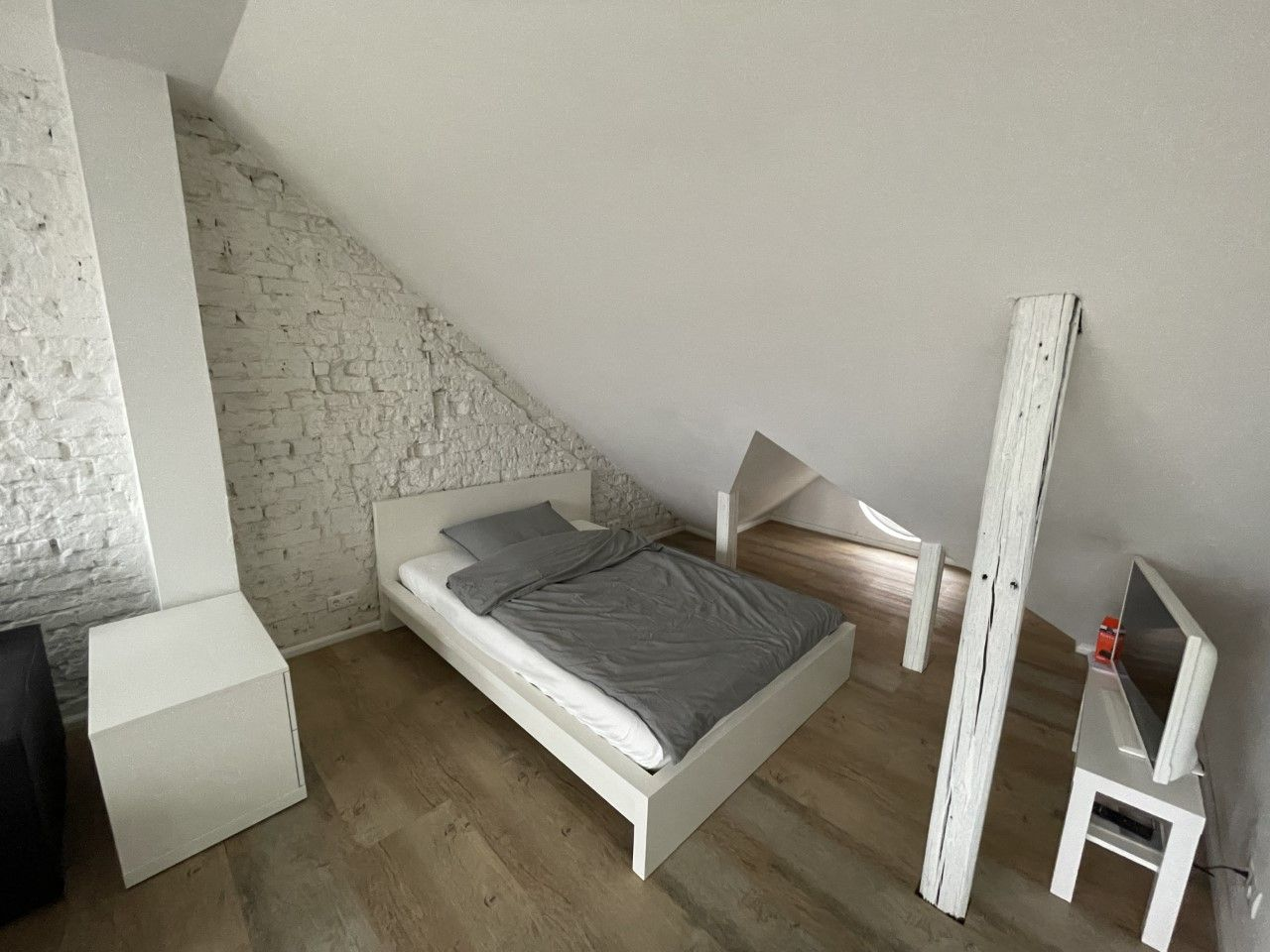 Light-flooded attic studio with a panoramic view over Bremen - Rooms