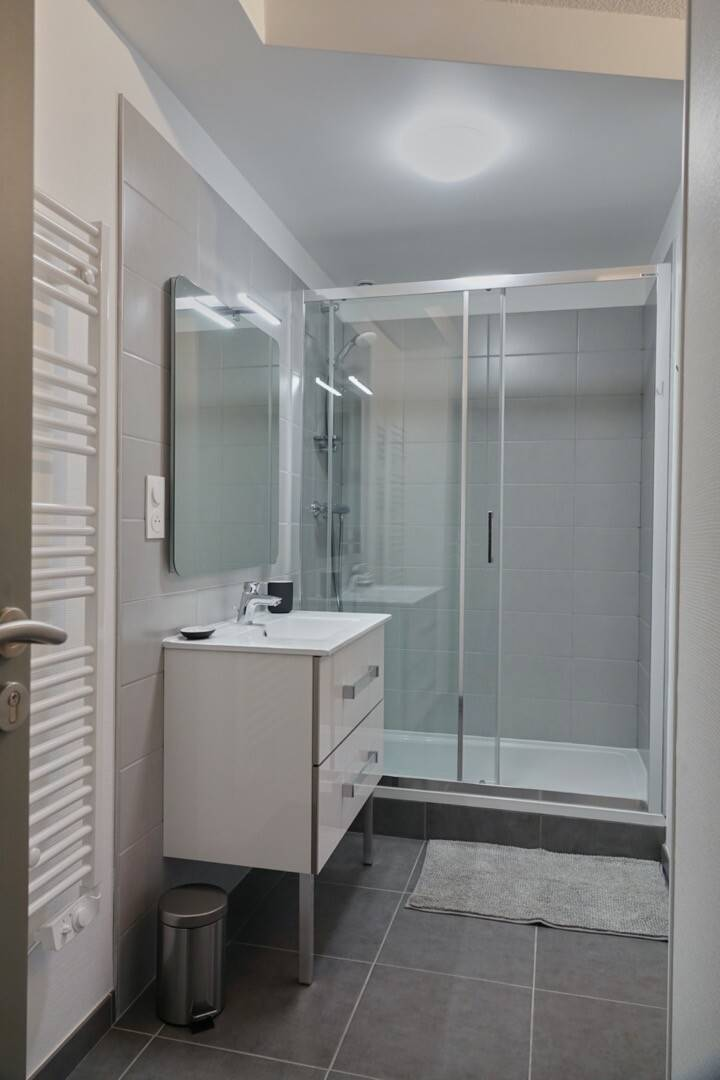 Room 4 - 2