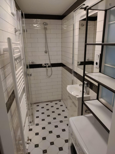 Charming studio near the University of Economics and Business - Gallery - 11