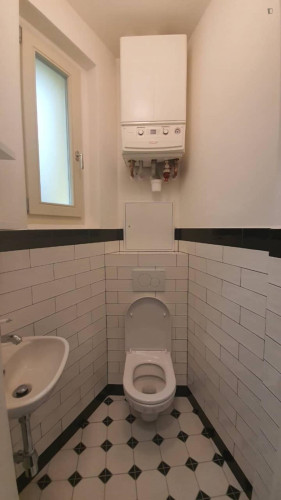 Charming studio near the University of Economics and Business - Gallery - 10