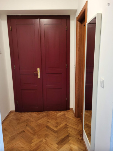 Welcoming 1-bedroom flat near the University of Economics and Business