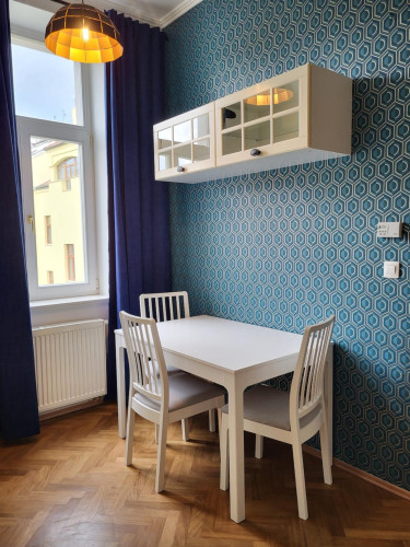 Welcoming 1-bedroom flat near the University of Economics and Business - Gallery - 16