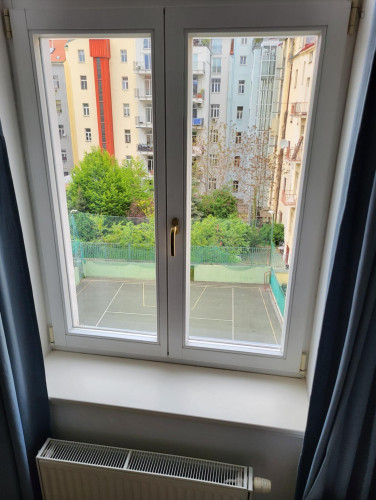 Welcoming 1-bedroom flat near the University of Economics and Business - Gallery - 20