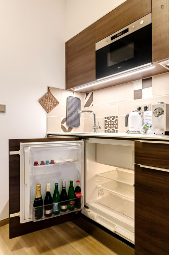 Cozy studio near the University of Economics and Business - Gallery - 13