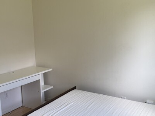 A Bedroom for rent/卧室出租