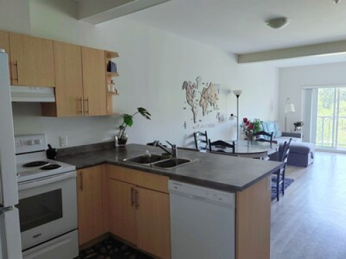 Private room&bath in shared Apt