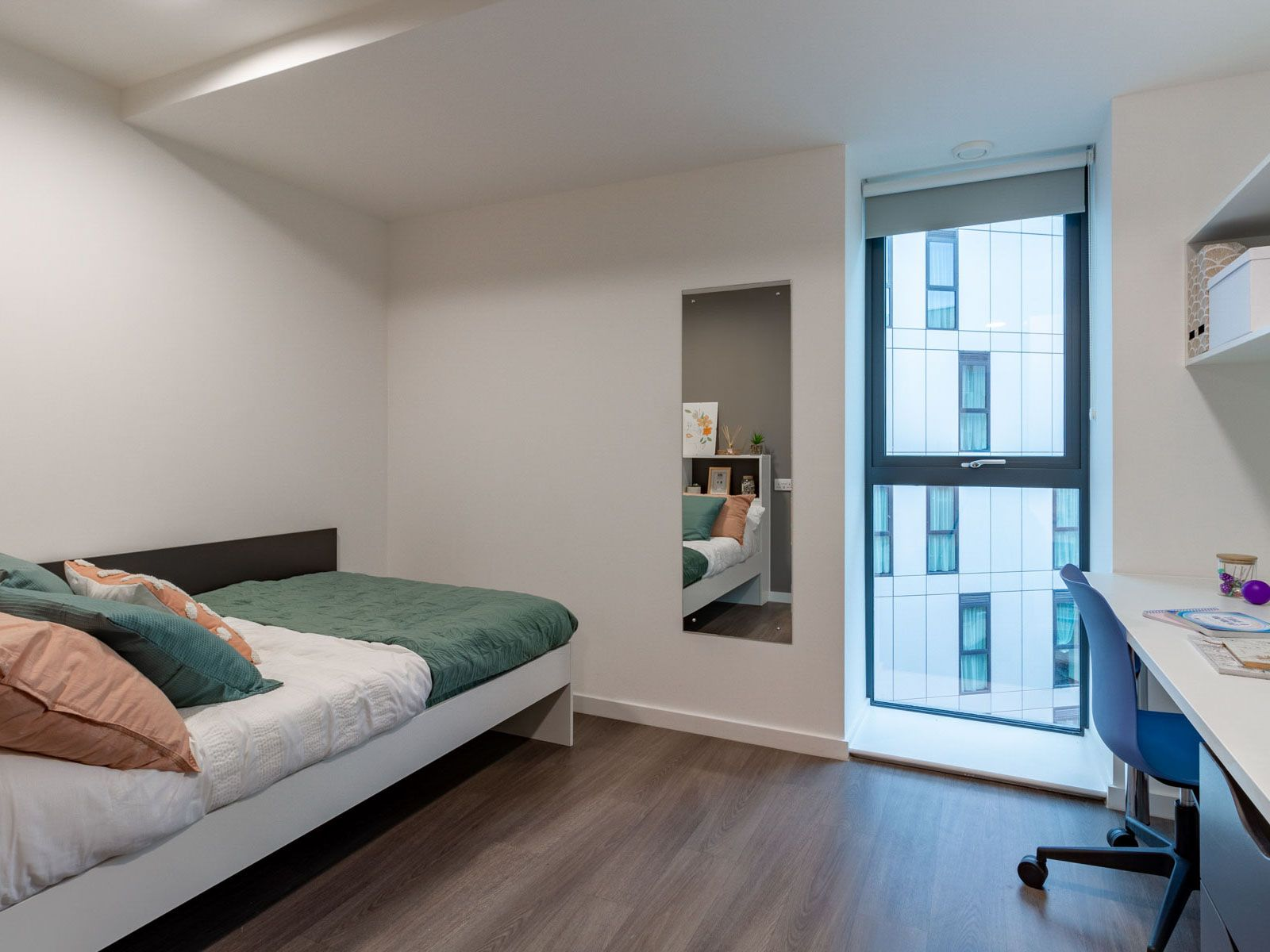 Penthouse En-Suite - 2