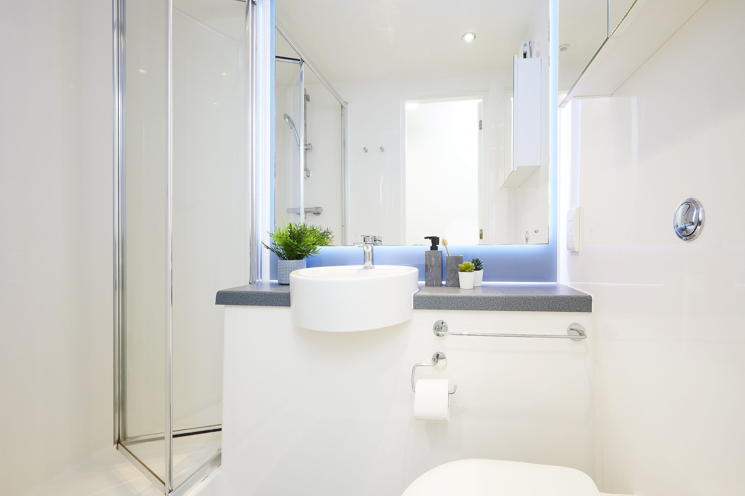 Essential En-Suite - 4