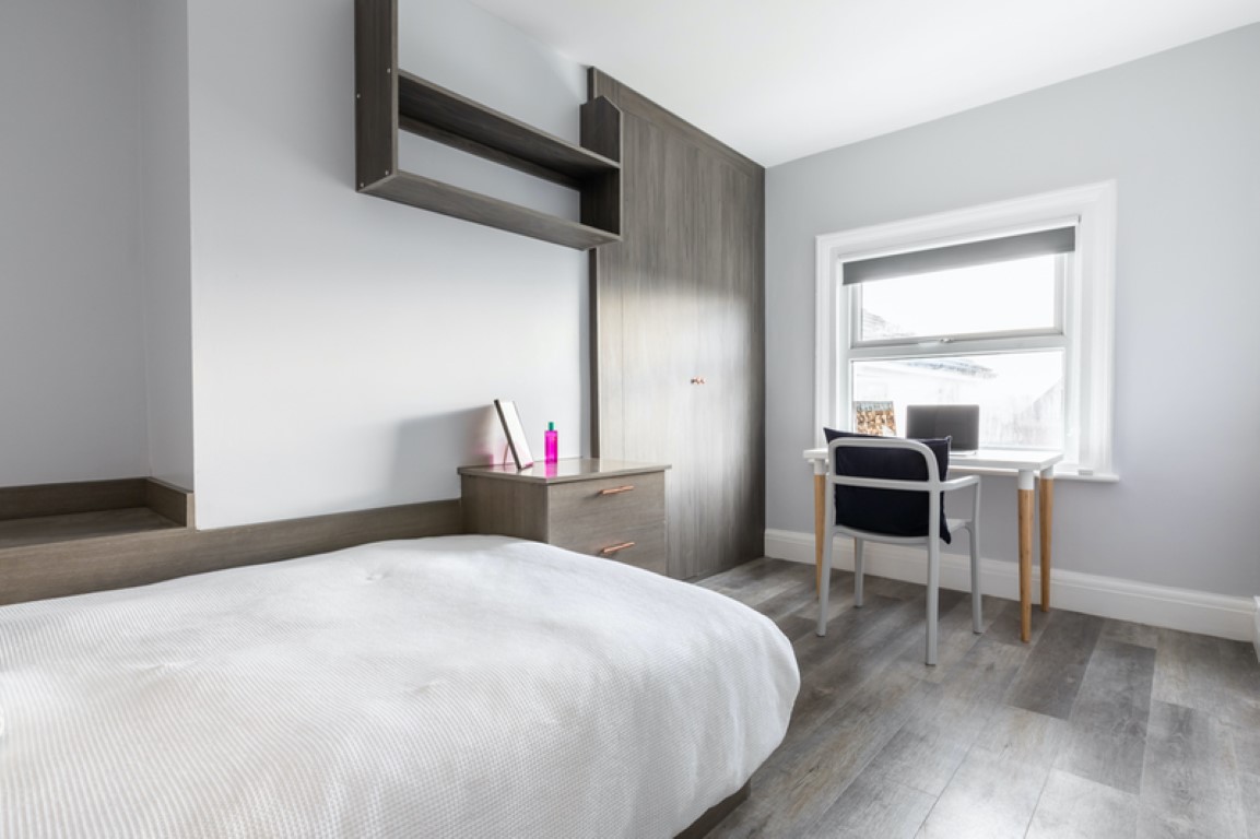  Three Bed Flat  -  Hyde Park Road  - Gallery -  5