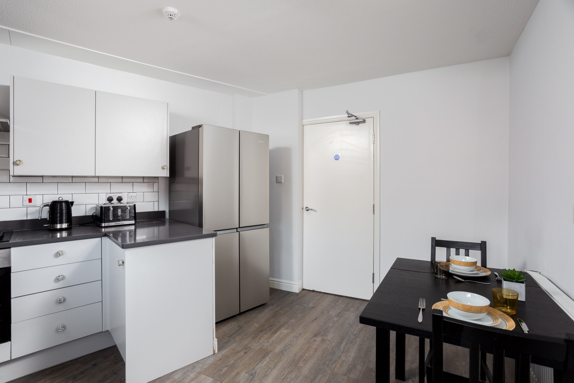 Four Bed Flat - Royal Park - Gallery - 46