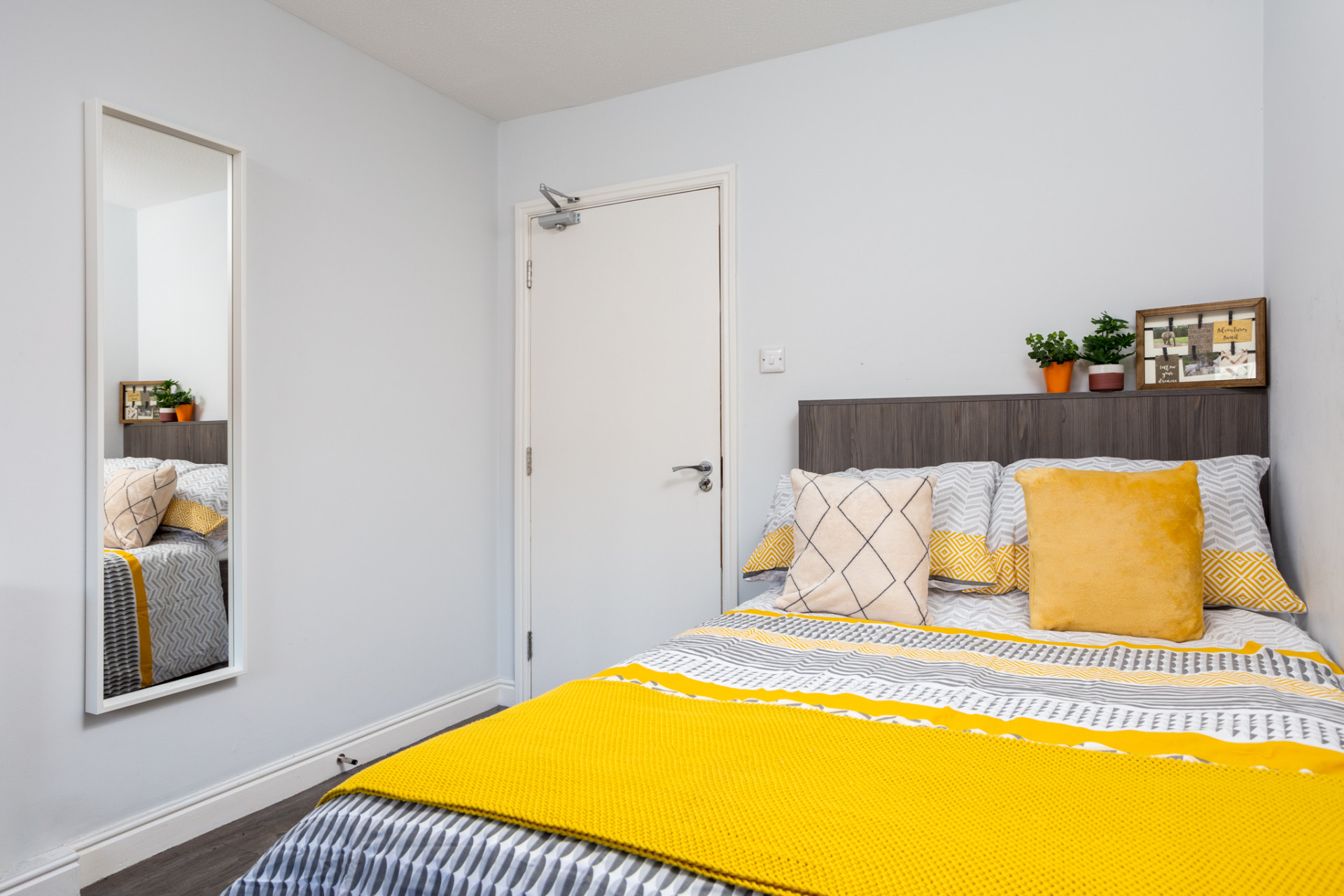 Three Bed Flat - Royal Park - Gallery - 28