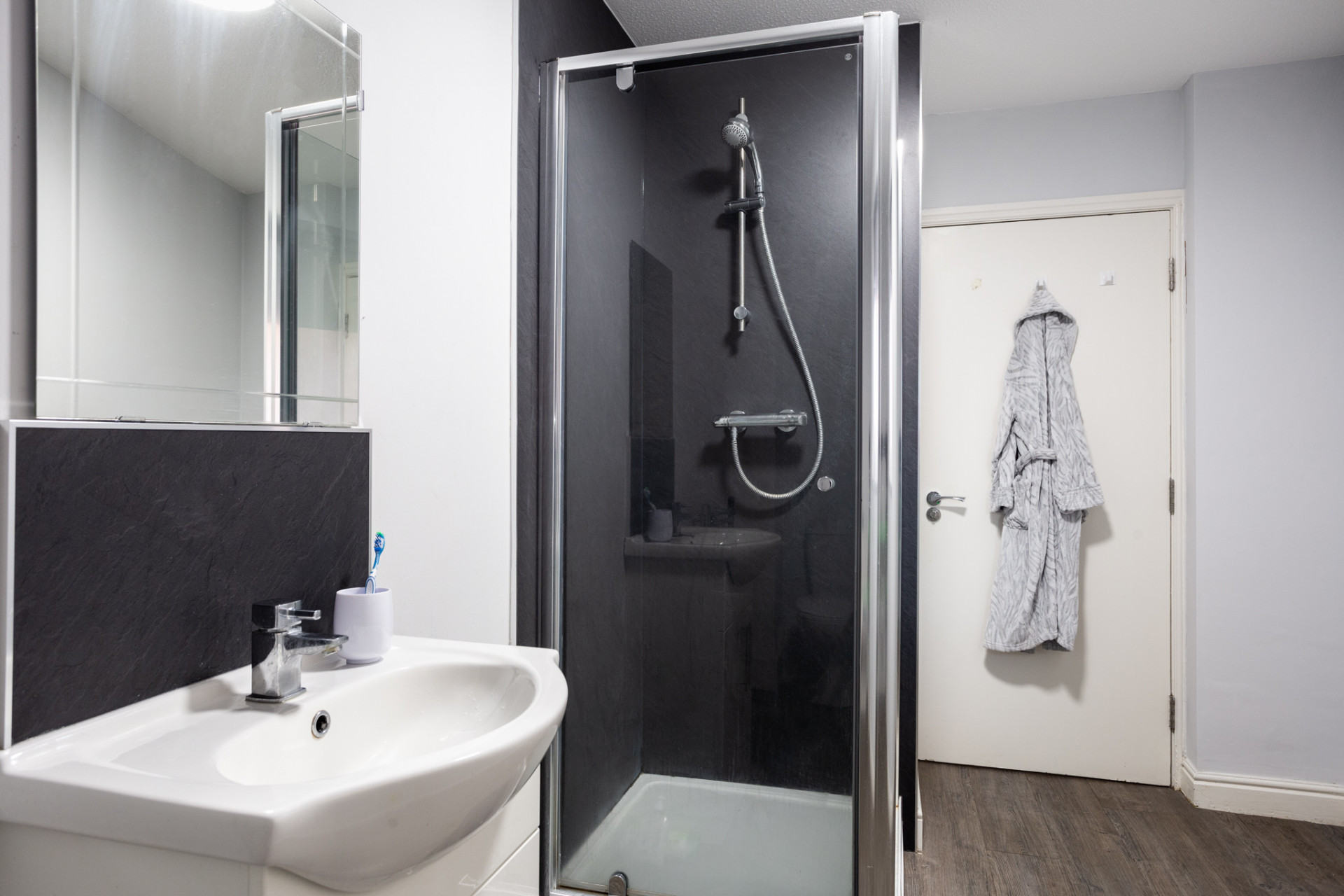 Three Bed Flat - Royal Park - Gallery - 45
