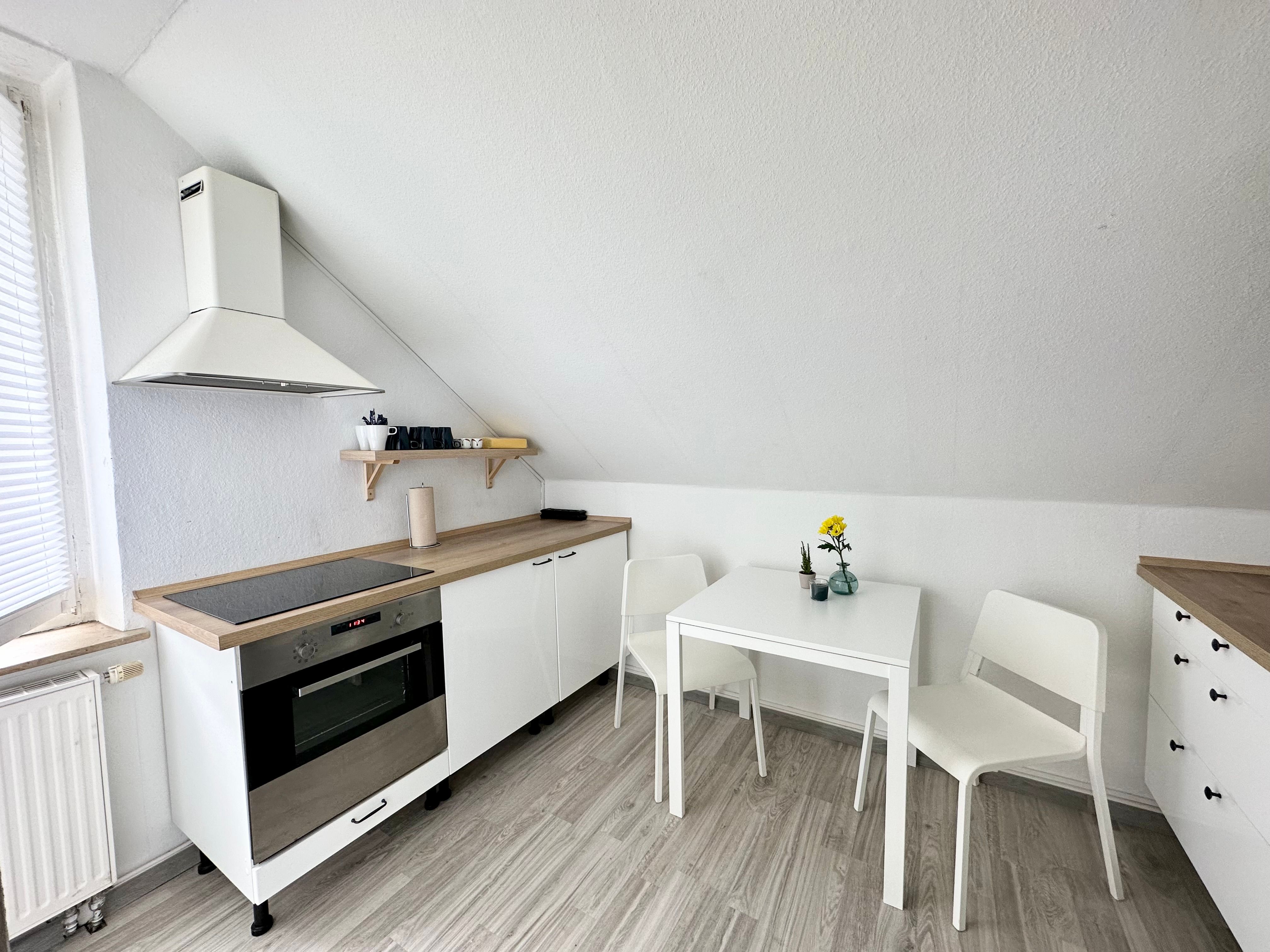 Modern Möblierte 2-Zimmer-Wohnung Mit Parkplatz & WLAN | Wohnen Auf Zeit In Herne - 6