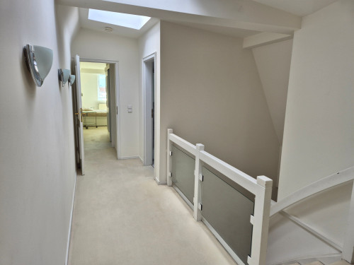 Elegant turnkey penthouse apartment with elevator and bathtub - Gallery - 10
