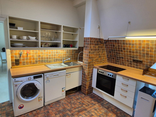 Elegant turnkey penthouse apartment with elevator and bathtub - Gallery - 11