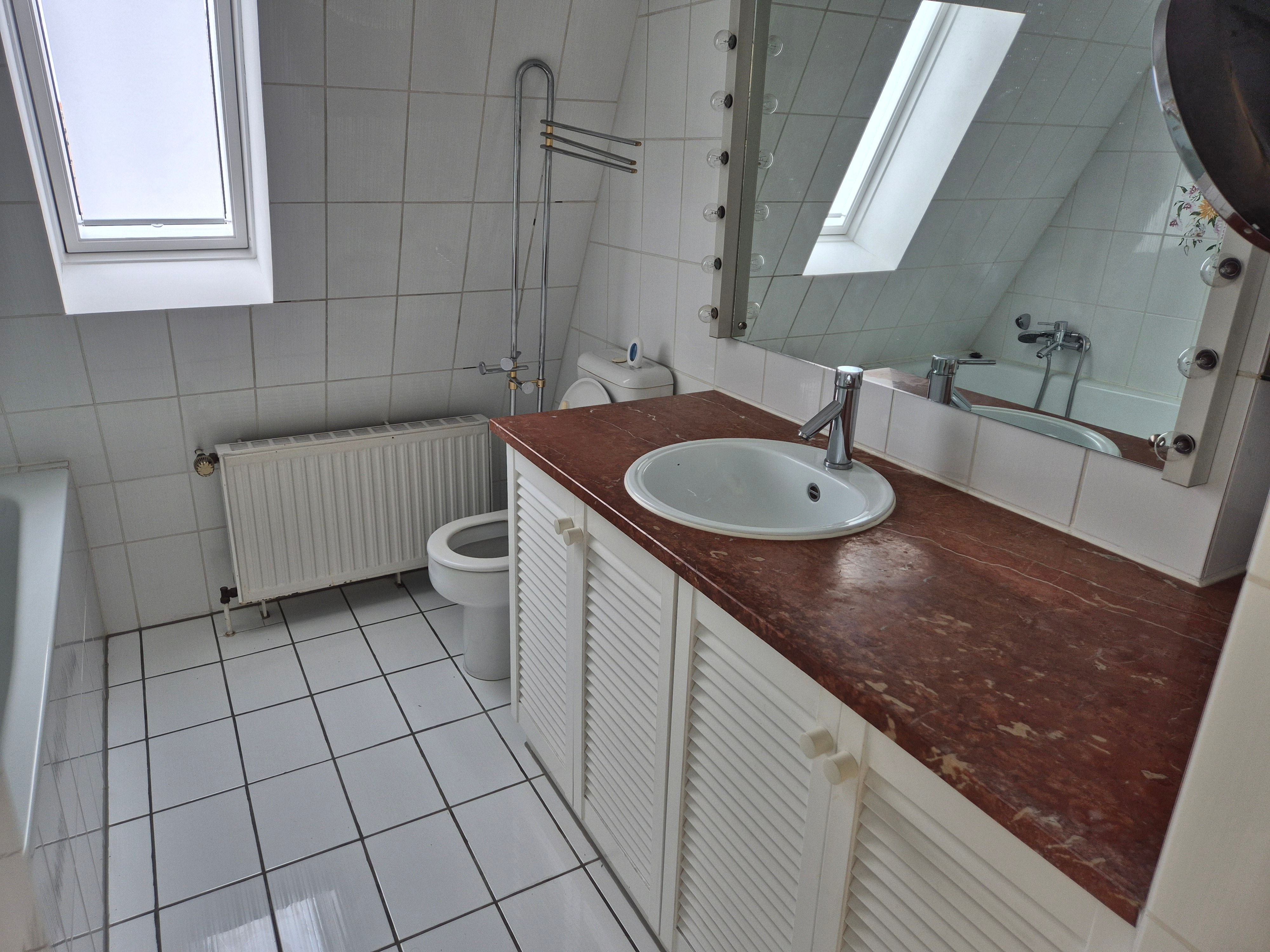 Elegant Turnkey Penthouse Apartment With Elevator And Bathtub - 6