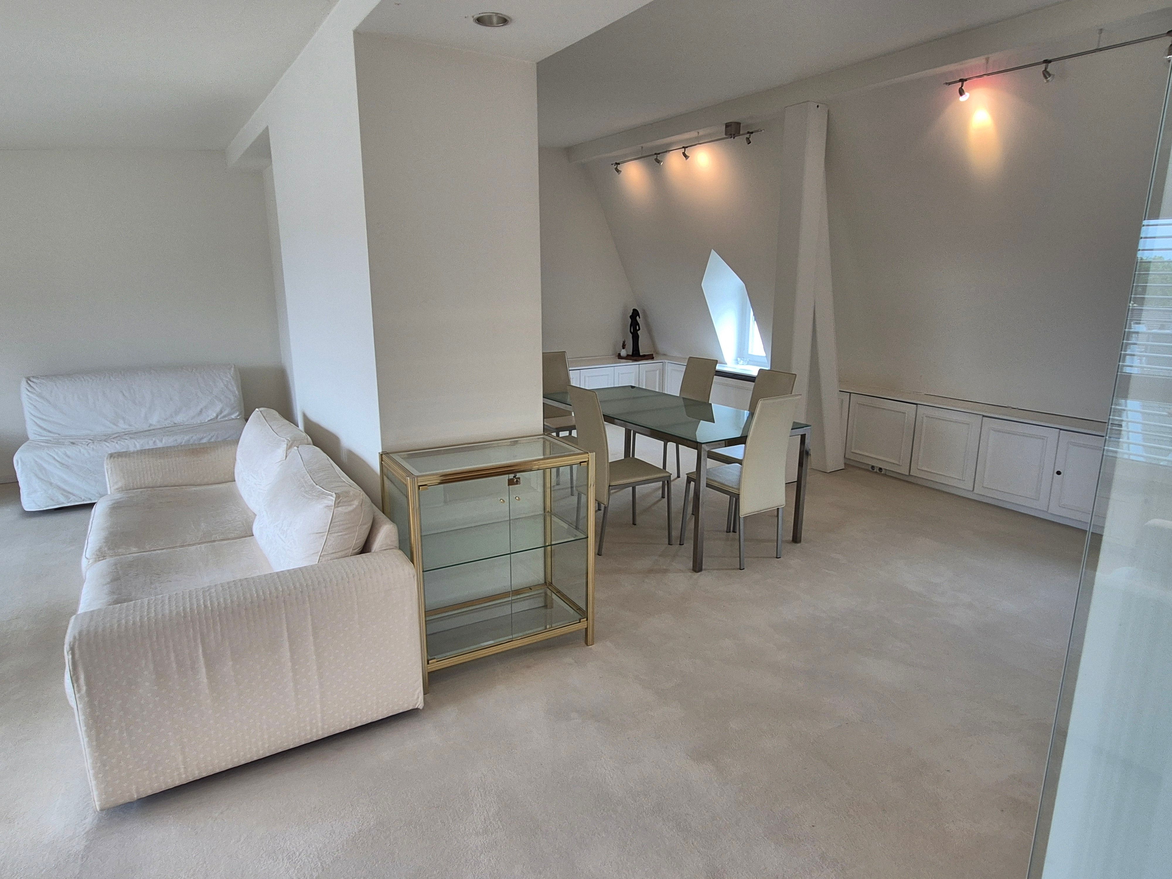 Elegant Turnkey Penthouse Apartment With Elevator And Bathtub - 12