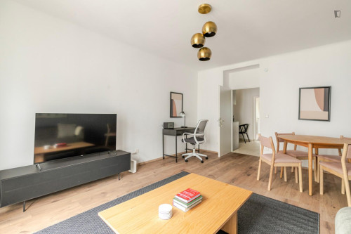 Welcoming 2-bedroom flat near the Dresdner Straße subway station - Gallery - 16