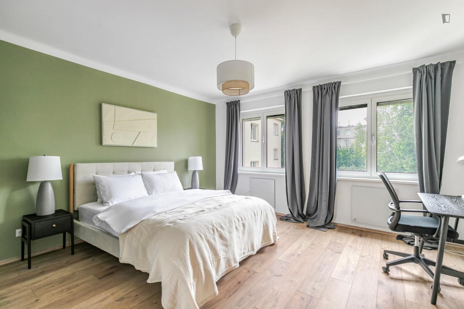 Welcoming 2-Bedroom Flat Near The Dresdner Straße Subway Station - 1
