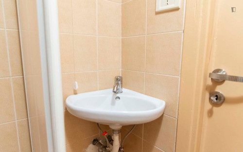 Inviting 1-bedroom flat near the Roma Tre University