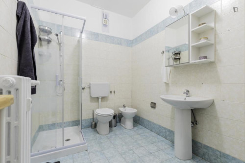 Big single bedroom with a balcony, in Padua - Gallery - 3