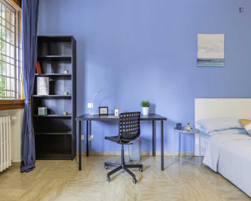 Big single bedroom with a balcony, in Padua - Gallery - 16
