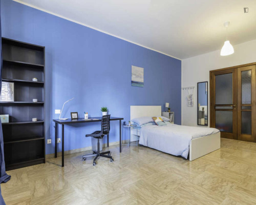 Big single bedroom with a balcony, in Padua - Gallery - 14