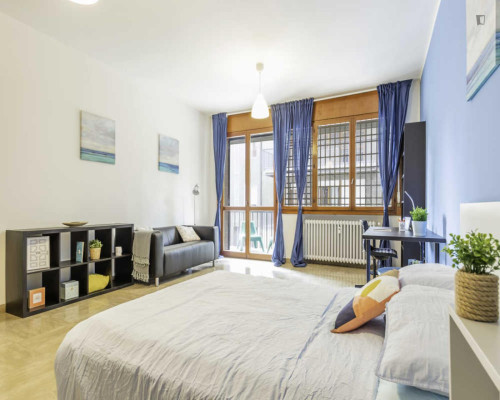Big single bedroom with a balcony, in Padua
