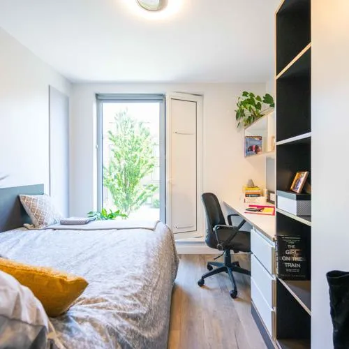 6-8 Bed Flat - 3