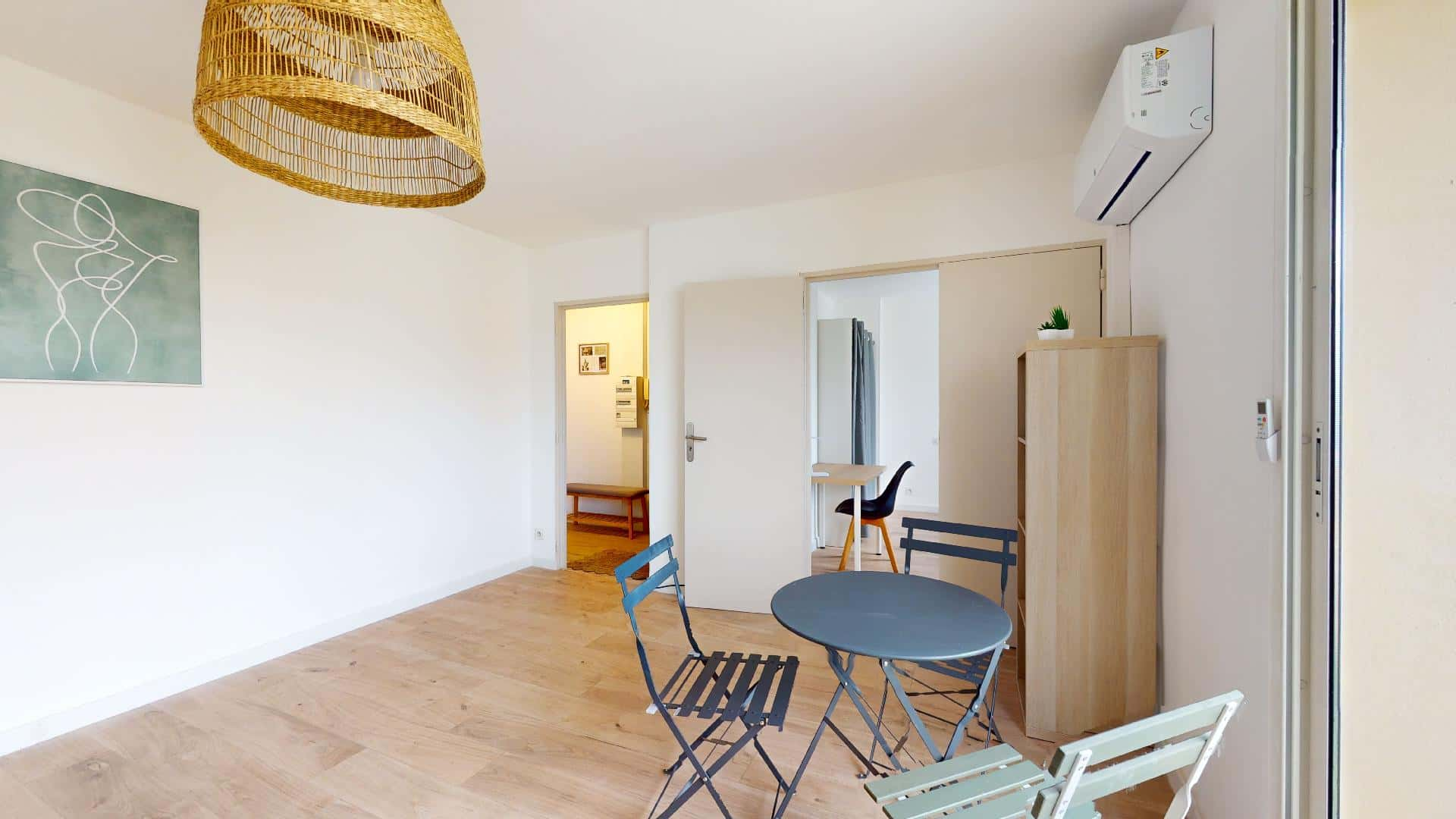 Room - 4