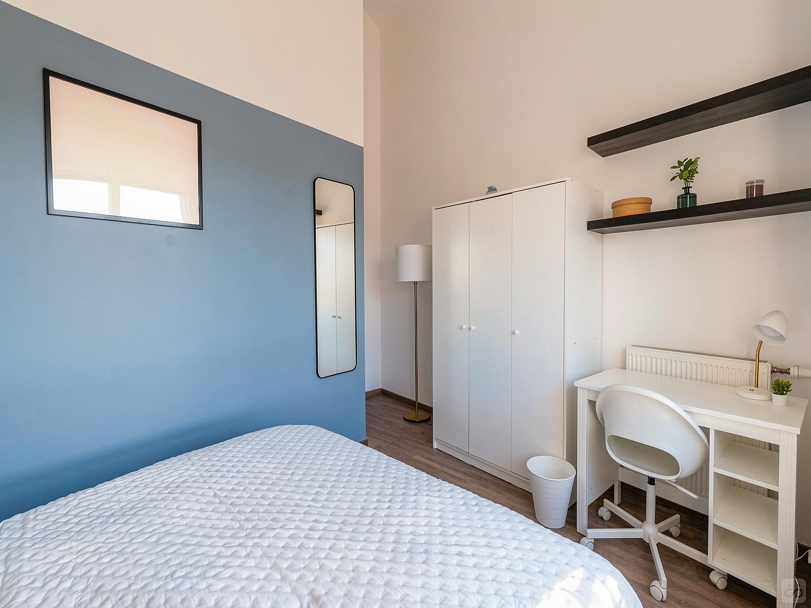 Move Into This 13 M² Room Within Bacalan - BO45 - 8