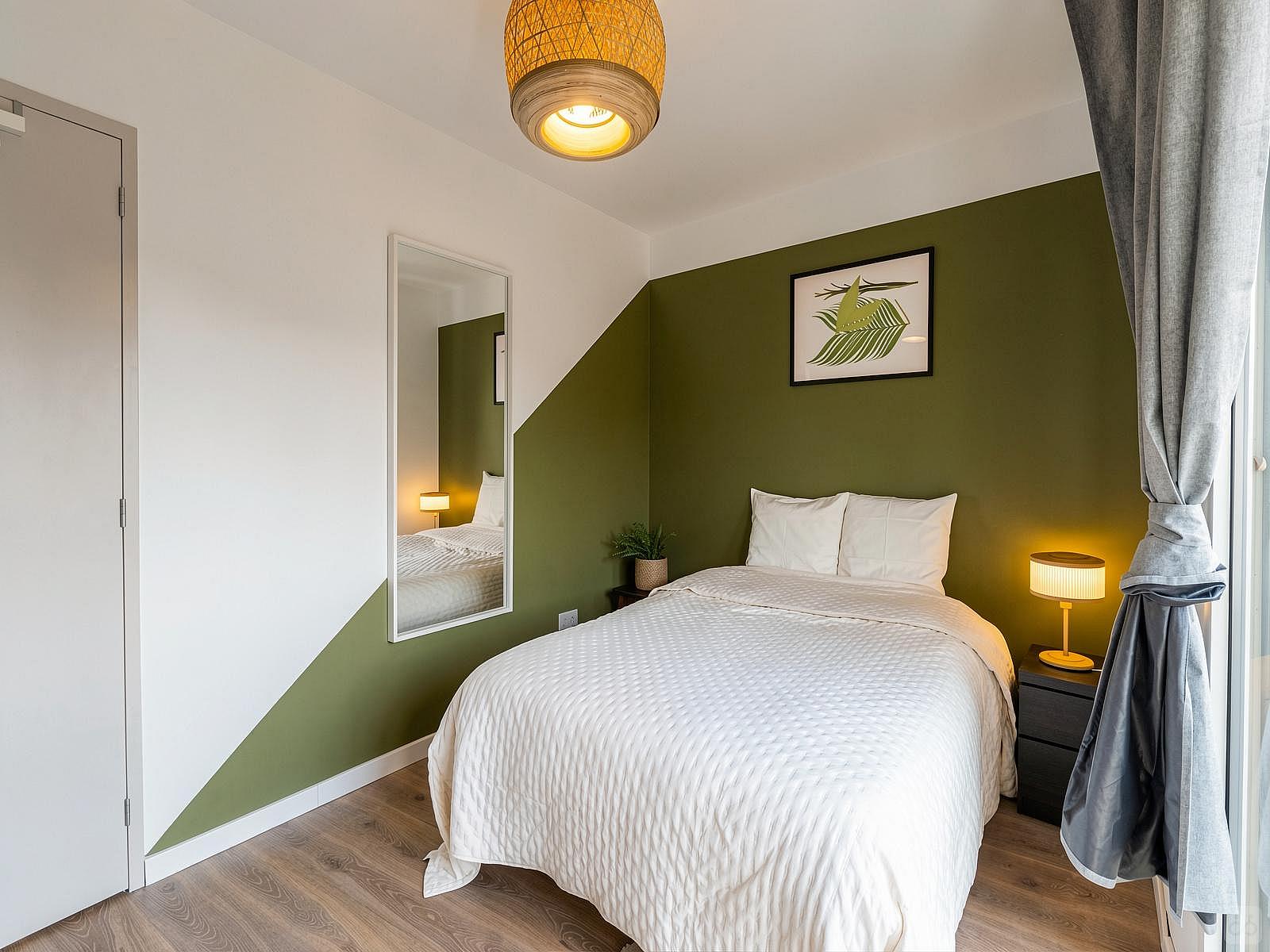Move Into This 11 M² Room Within Bacalan - BO44 - 2