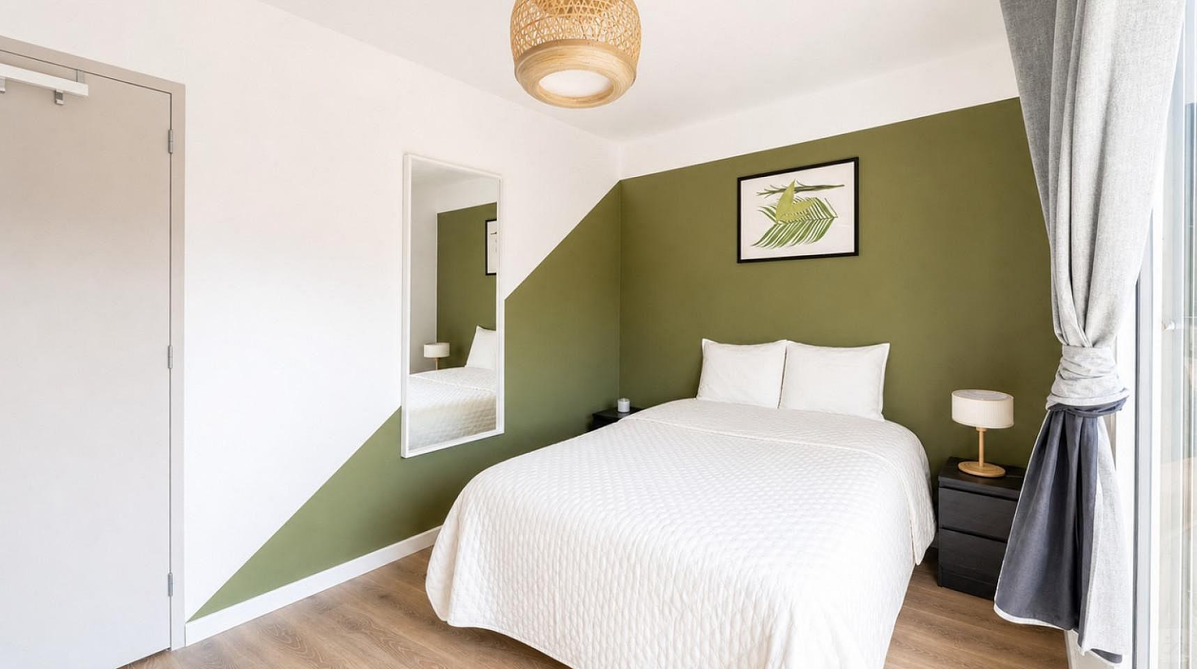 Move Into This 11 M² Room Within Bacalan - BO44 - 5