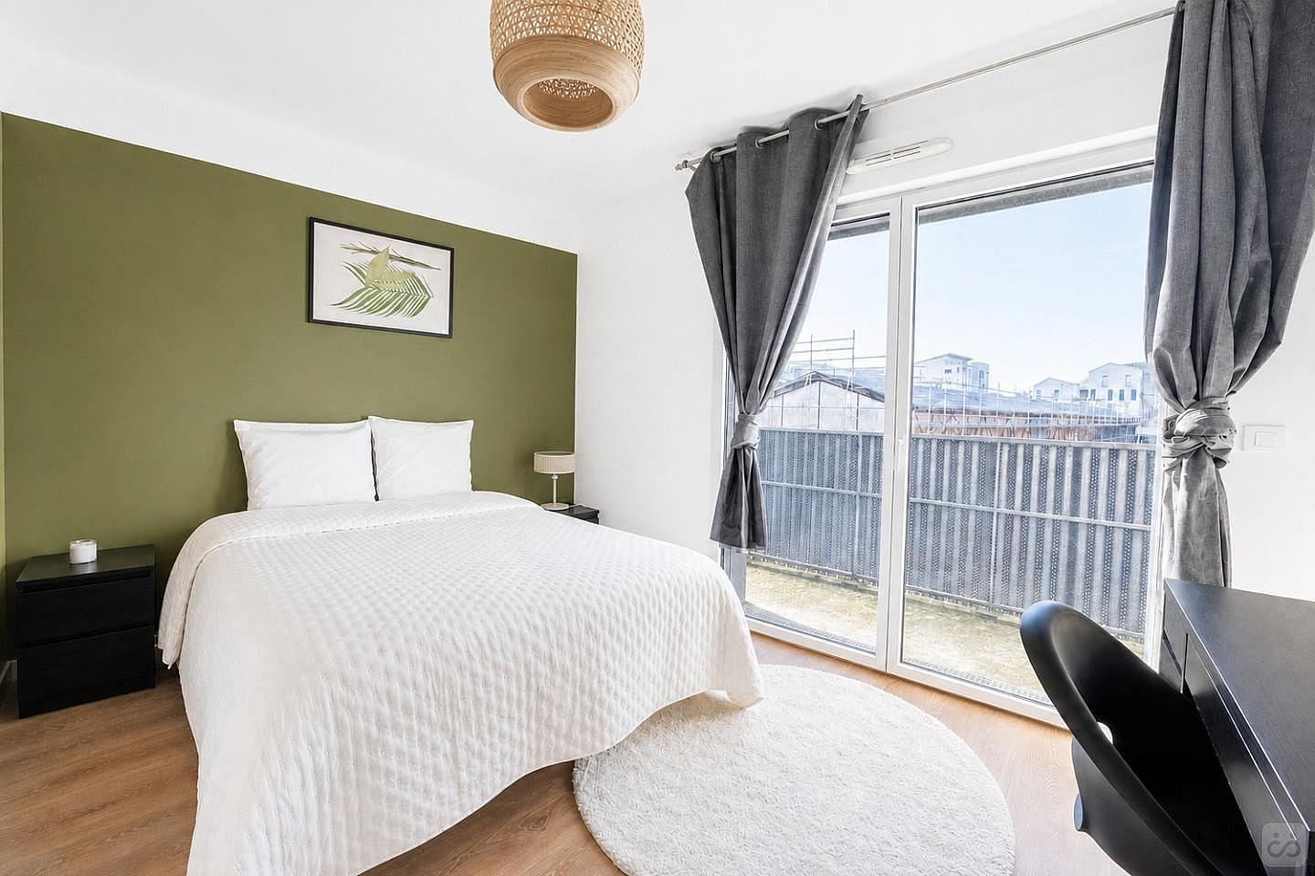 Move Into This 11 M² Room Within Bacalan - BO44 - 1