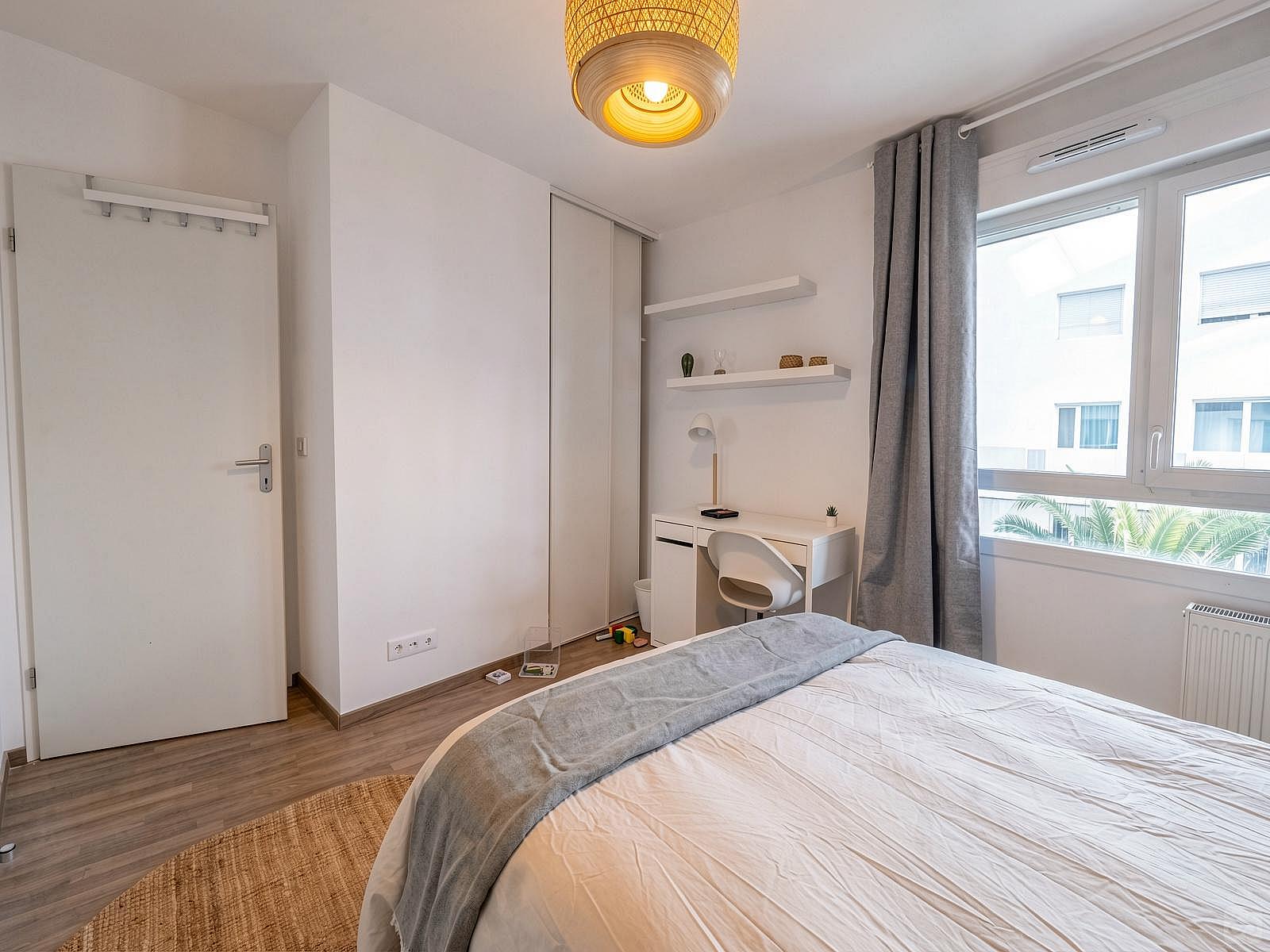 Move Into This 13 M² Room Within Bacalan - BO43 - 2