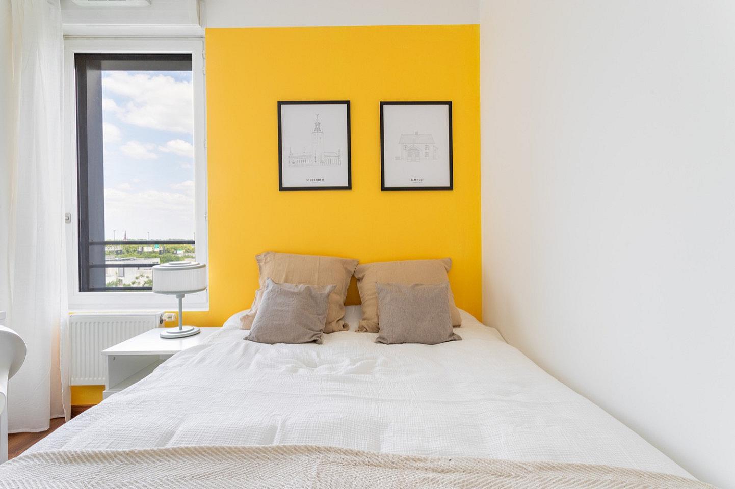 Settle Into This Room With Private Bathroom – LIL17 - 5