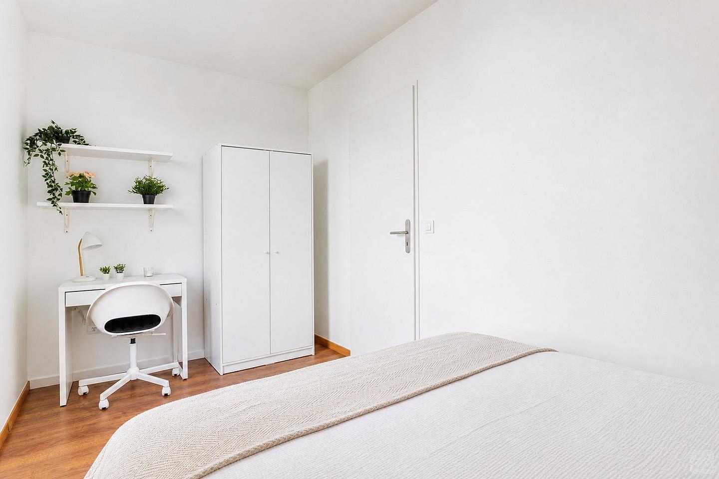 Settle Into This Charming 9 M² Room – LIL16 - 7