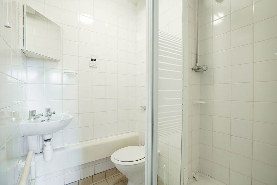 Standard Ensuite - 4