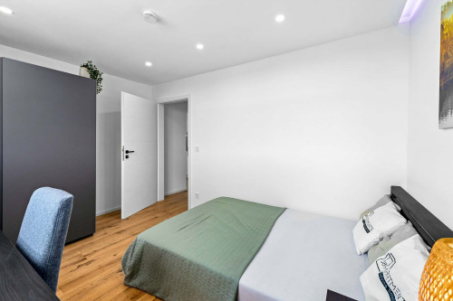 Furnished Single Room in Shared Apartment