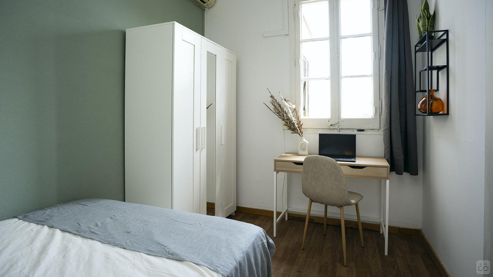 Room 5 - 2