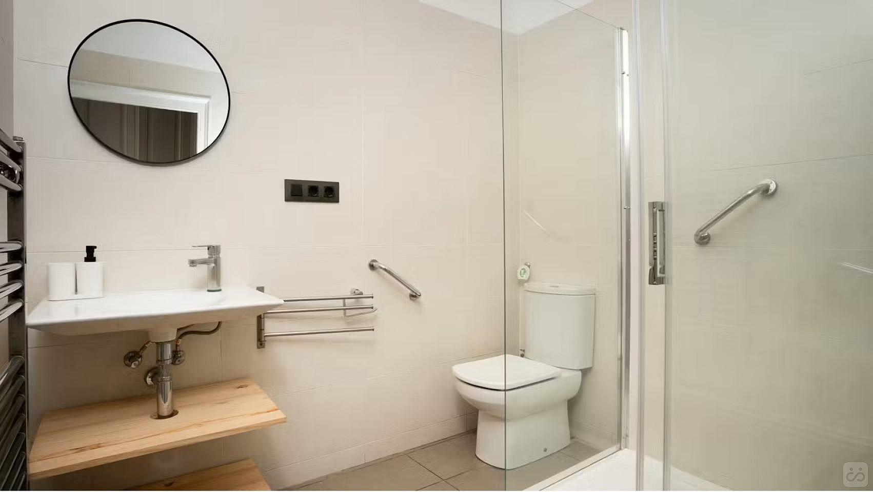 Room 5 - 4