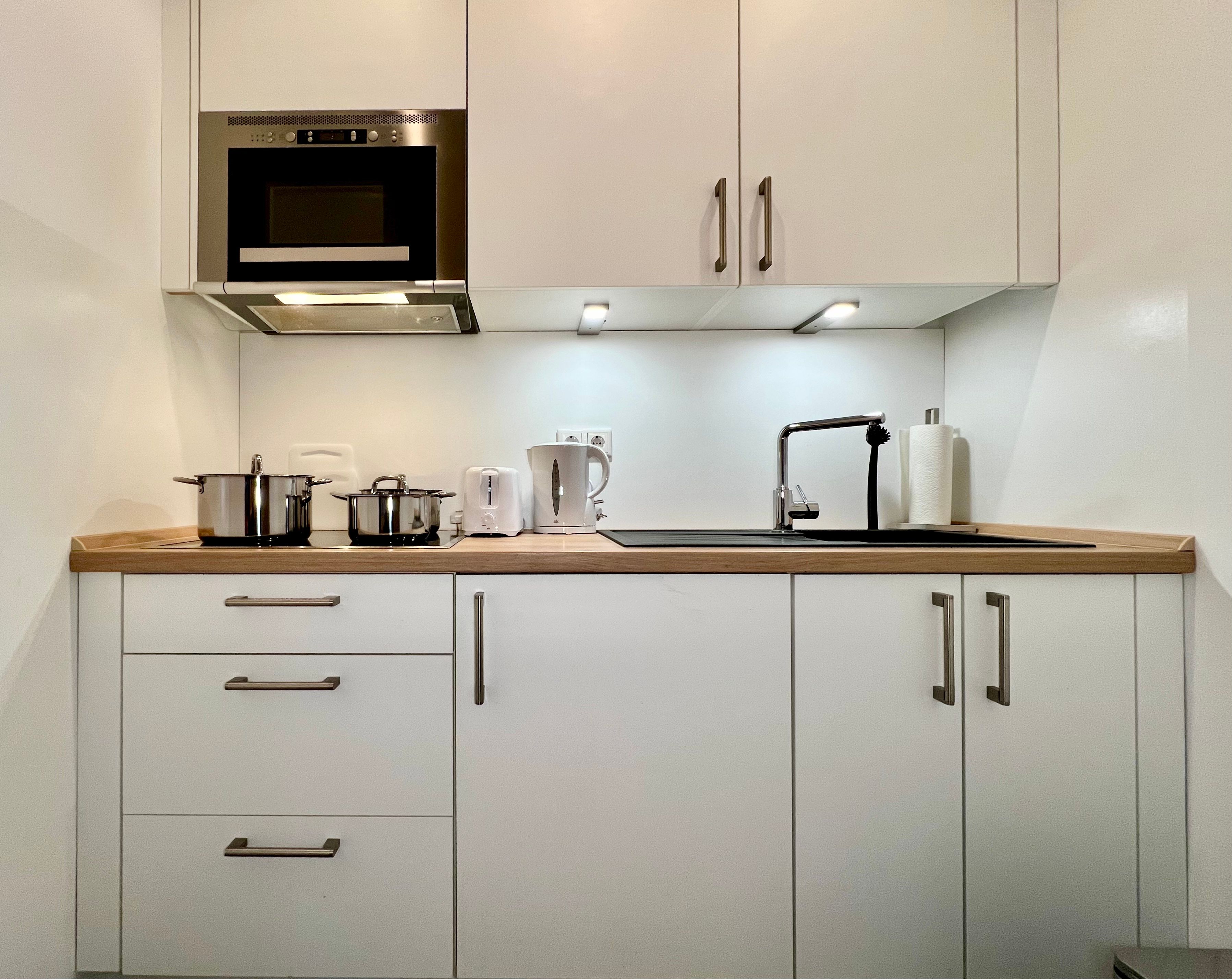Stylish Designer Apartment With A Balcony And Panoramic Views In The Popular, Trendy Düsseldorf-Flin - 7